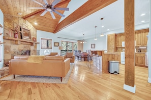 TV, fireplace, DVD player