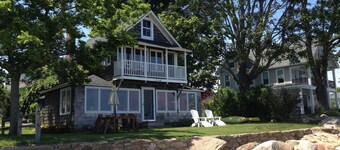 Charming cottage by the sea