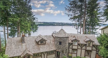 Stunning Chateau in the GH/ Fantastic for a Relaxing Getaway & Whale Watching