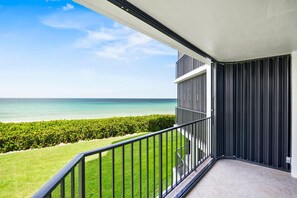 Property grounds - Panoramic ocean view (Jensen Beach)