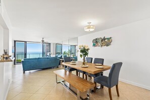 Dining - Panoramic ocean view (Jensen Beach)