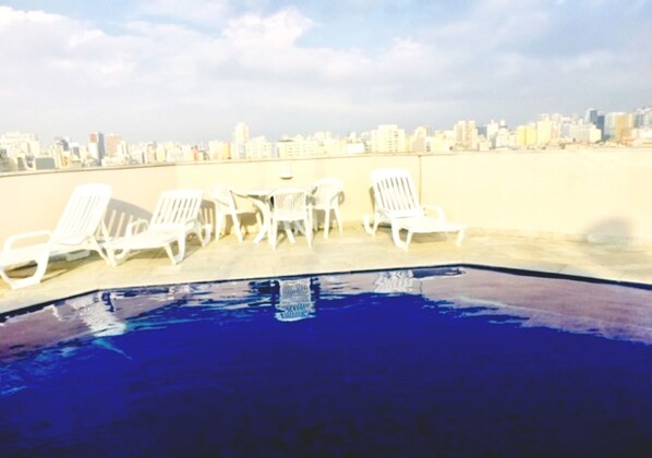 Piscine couverte, piscine extérieure