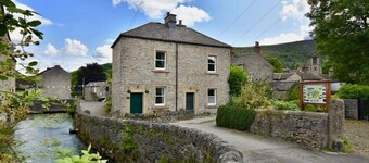 Charming Riverside Cottage in Bradwell, Central Peak District | 4 Guests