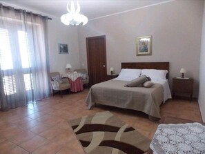 2 bedrooms, desk, soundproofing, iron/ironing board
