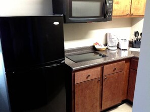 Private kitchen - Hallmarc Inn & Suites of West Memphis (West Memphis)