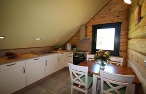 Kylskåp, mikrovågsugn, diskmaskin och brödrost