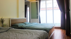 Family Shared Dormitory | Hypo-allergenic bedding, desk, blackout curtains, rollaway beds - Dream Home (Da Lat)