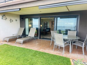 Outdoor dining - Ma'alaea Surf, Unit H3-Ground Floor Beachfront Condo, AC, Wi-Fi, Pool, TV (Kihei)