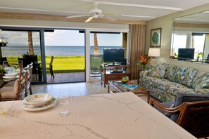 TV, DVD player - Ma'alaea Surf, Unit H3-Ground Floor Beachfront Condo, AC, Wi-Fi, Pool, TV (Kihei)
