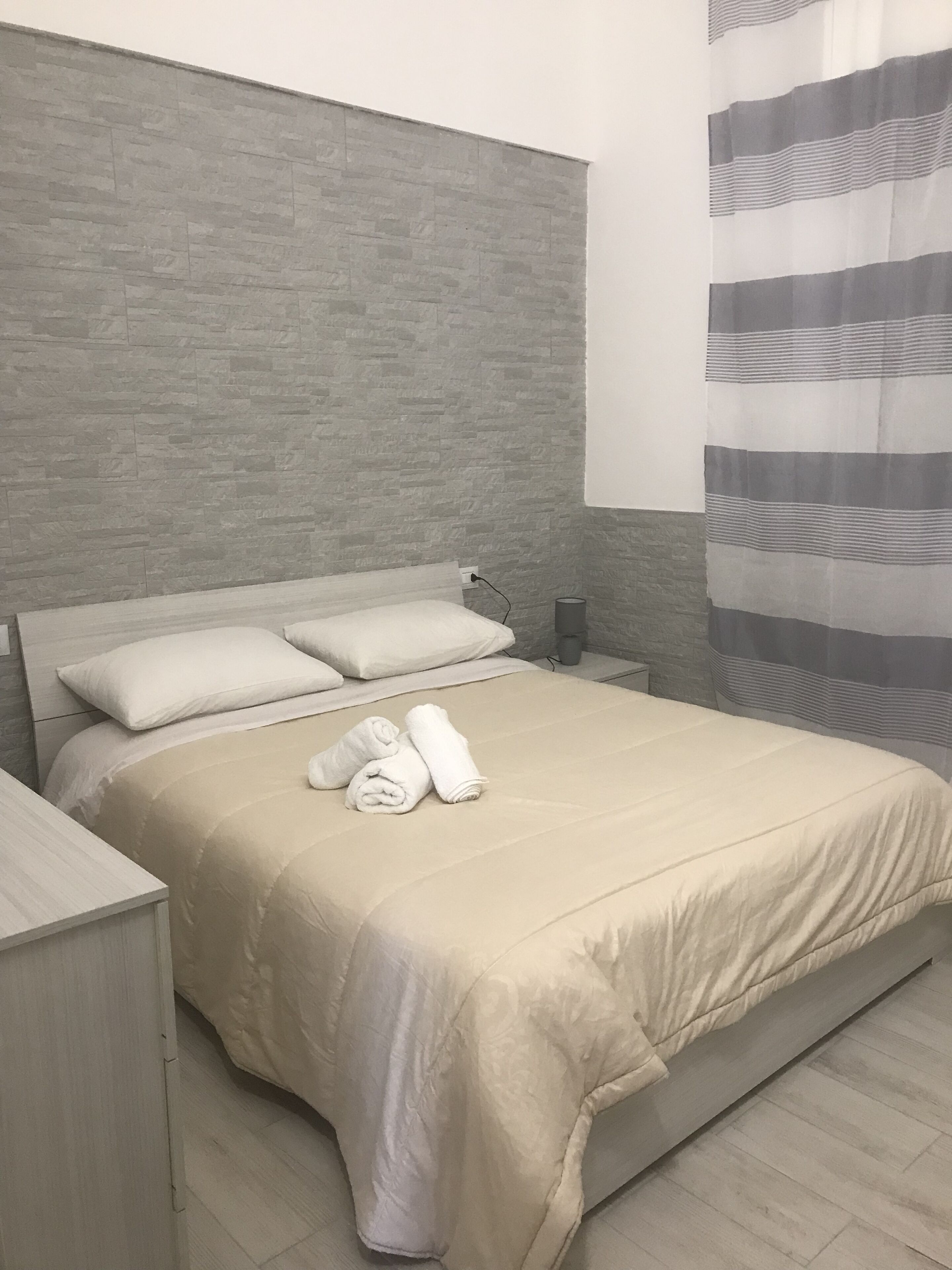 2 slaapkamers, een strijkplank/strijkijzer, wifi, beddengoed