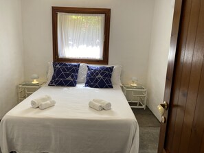 2 Schlafzimmer, Zimmersafe, Schreibtisch, Bügeleisen/Bügelbrett