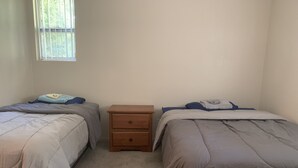 Comfort Room | Extra beds - Davis Shared or Private BR with 2 Beds (Davis)