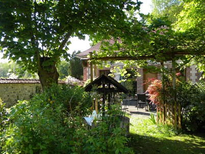 Al pie de la abadía en el corazón de un pequeño pueblo y a 9 km de Rouen