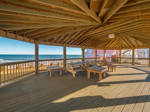 Ocean Dunes 2002 | Oceanfront + Community Pool!