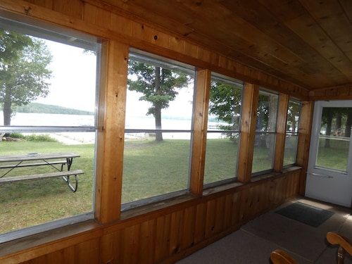 Sandy Bottom Cottage on Intermediate Lake
