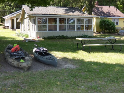 Sandy Bottom Cottage on Intermediate Lake
