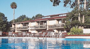 Piscine couverte, piscine extérieure