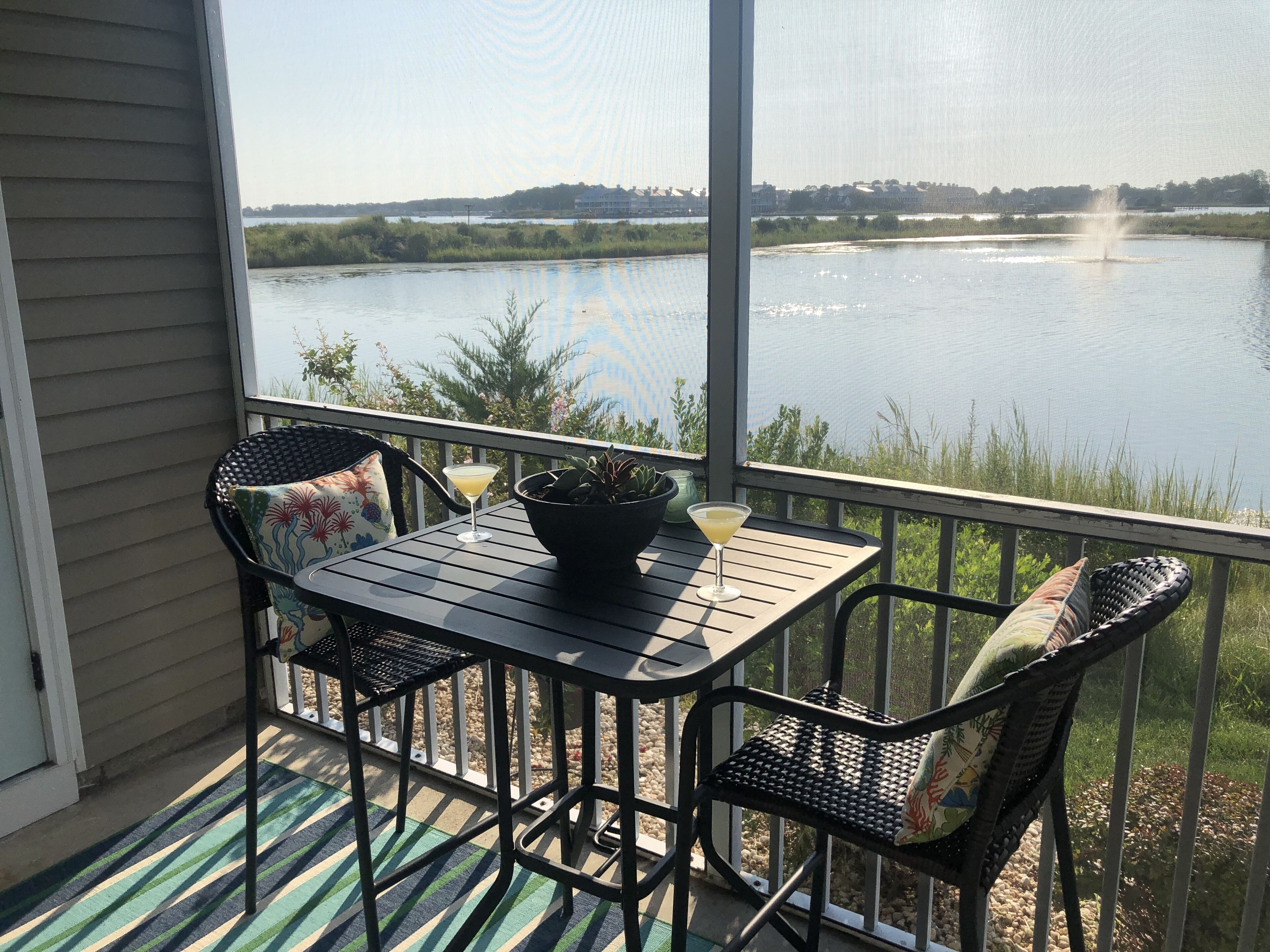 A great place to relax with a cocktail or your morning coffee !