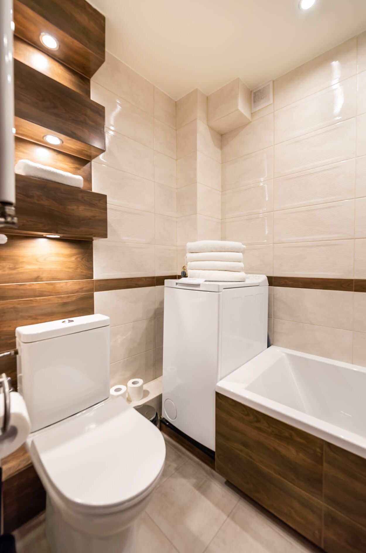 Superior-Apartment | Badezimmer | Kostenlose Toilettenartikel, Haartrockner, Handtücher, Seife