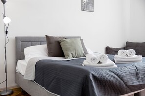 Superior-Apartment | 1 Schlafzimmer, Allergikerbettwaren, individuell dekoriert