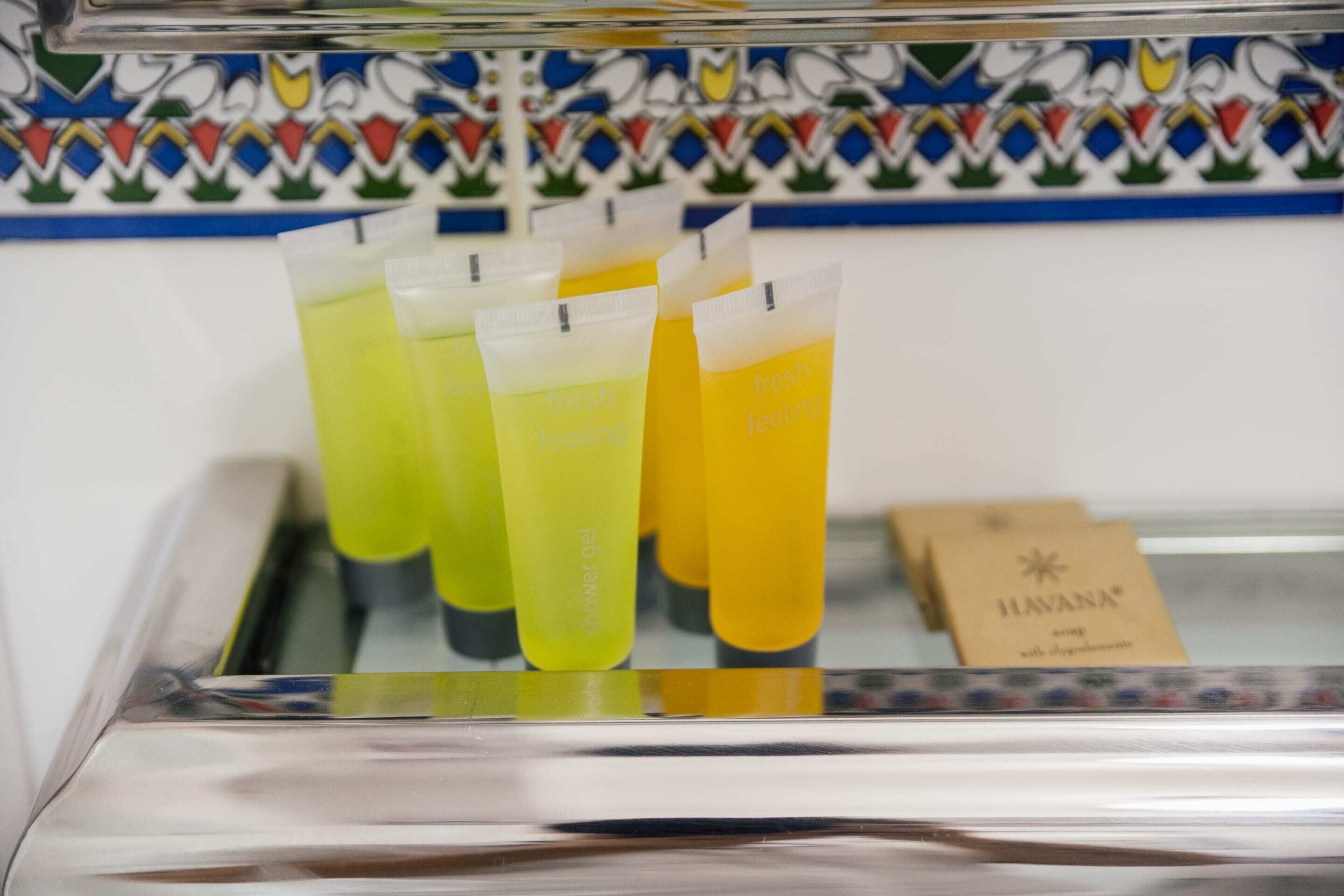 A tray with several fresh lemon juice tubes and a box labeled "Havana".