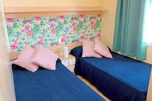 2 bedrooms, bed sheets - Bungalow for rent with private pool (CONIL DE LA FRONTERA)