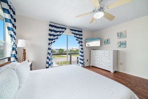 4 bedrooms, WiFi, bed sheets