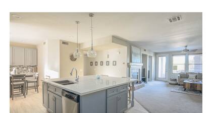 Beautiful and exceptionally located condo!