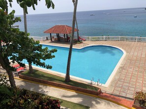 2 piscinas al aire libre