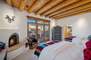 2 bedrooms, desk, iron/ironing board, WiFi