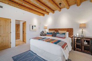 2 bedrooms, iron/ironing board, WiFi, bed sheets - Breathtaking Sunset Views, Community Pool (Santa Fe)