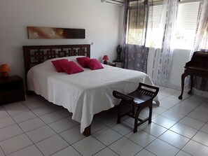 4 Schlafzimmer, Bügeleisen/Bügelbrett, Reisekinderbett, kostenloses WLAN