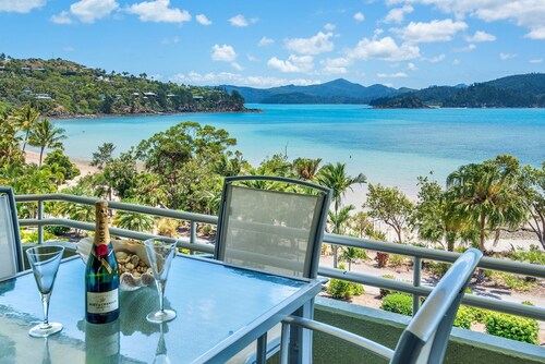 Lagoon 201 sur le front de mer de Hamilton Island