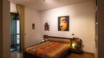 2 Schlafzimmer, Zimmersafe, Schreibtisch, BĂŒgeleisen/BĂŒgelbrett