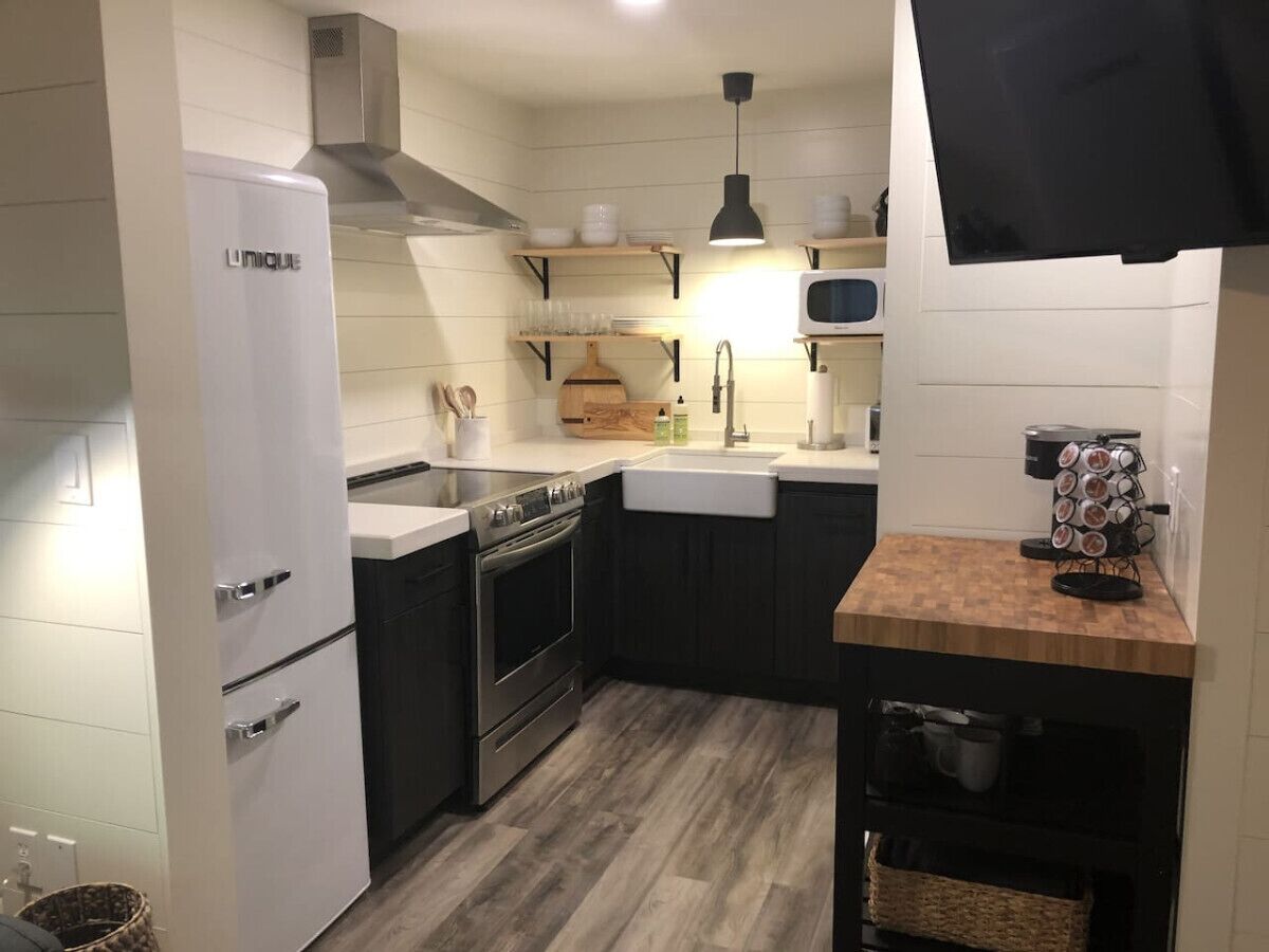 Réfrigérateur, cafetière/bouilloire