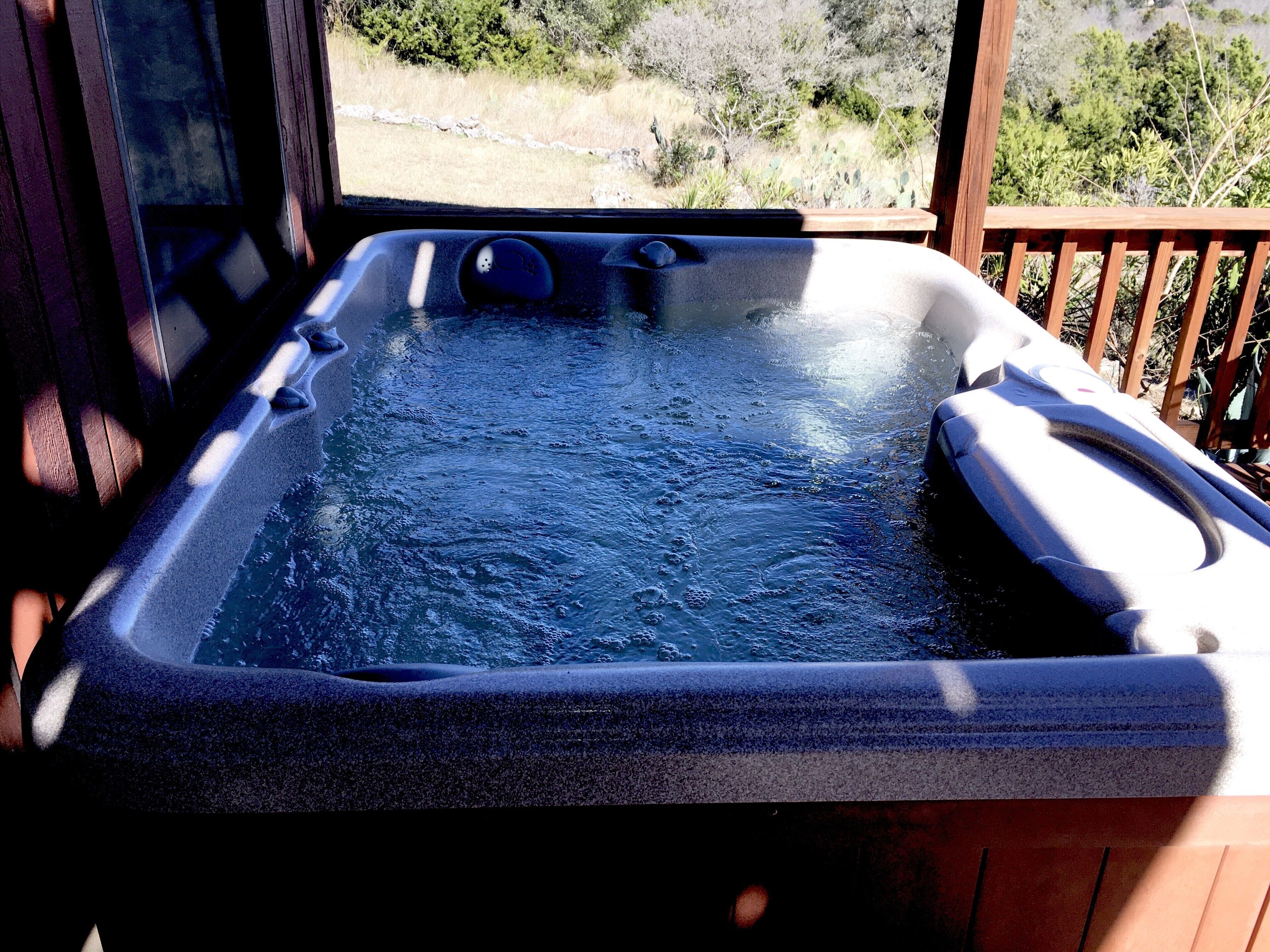 Outdoor spa tub