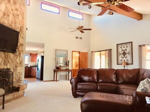 Smart TV, fireplace