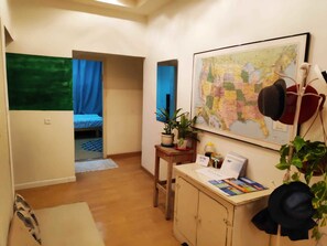 Lobby - The Kibbutz - Adults Only - Hostel (Tel Aviv)