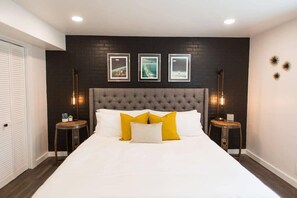 1 soverom, memory foam-senger, strykejern/-brett og reiseseng for barn