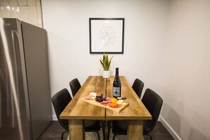 تناول الطعام