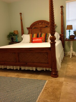 4 bedrooms, desk, iron/ironing board, free WiFi