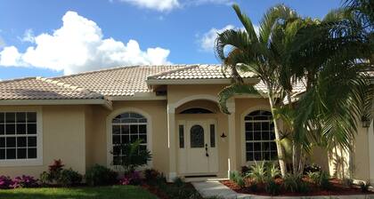 Sunny South Florida - Walk to WEF & Global Dressage - WiFi included