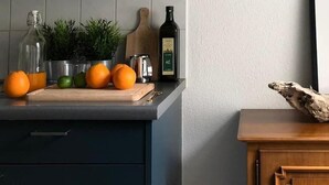 Panoramic Room | Private kitchen | Refrigerator (on request), microwave (on request), stovetop - Thunersee Bedroom (Thun)
