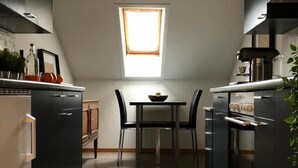 Panoramic Room | In-room dining - Thunersee Bedroom (Thun)