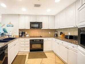 Microwave, dishwasher, coffee/tea maker, toaster - P4-0701 Best Rates & Panoramic Sound Views! 3 bdrm (Pensacola Beach)