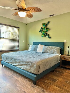 2 bedrooms, desk, free WiFi, bed sheets