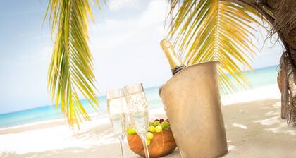 Step Into Paradise on Seven Mile Beach - Ground Floor Two Bedroom