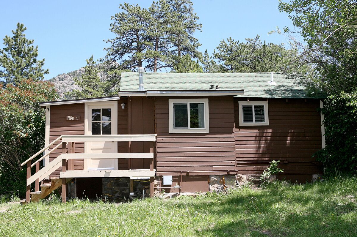 Economical Two Bedroom Cabin close to Estes Park and Rocky Mountain National Park