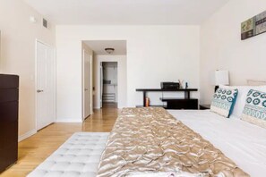 2 bedrooms, desk, iron/ironing board, travel crib