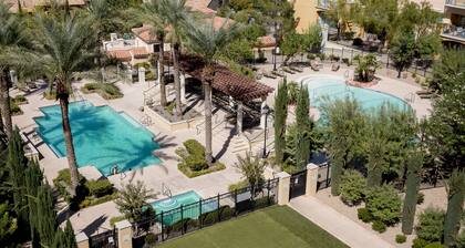 Top floor, BEST view, Viera condo at Lake Las Vegas!